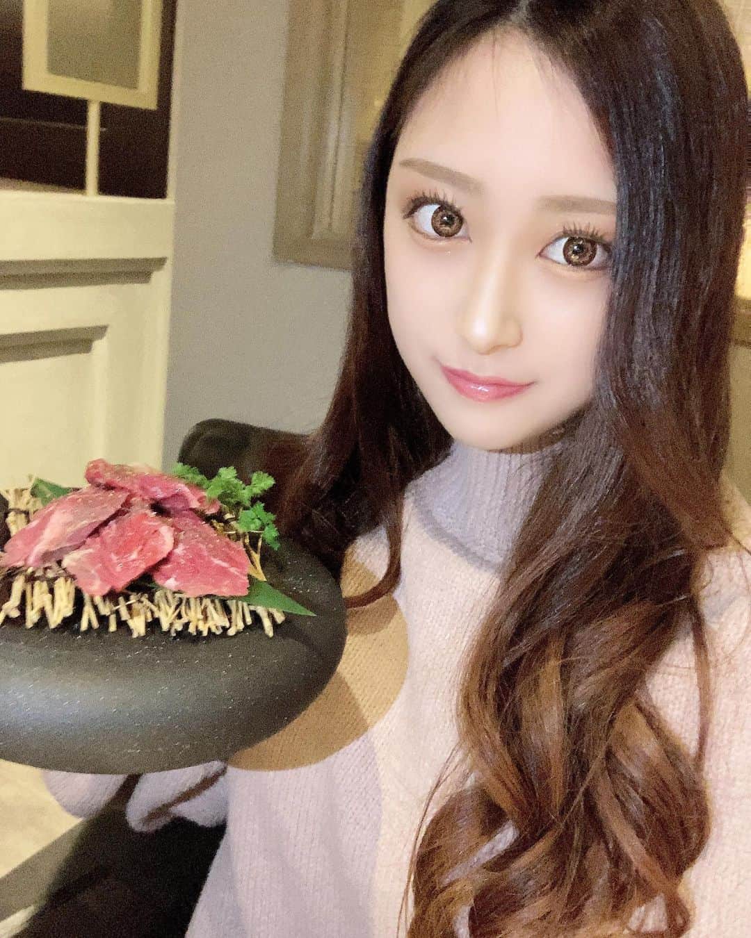 𝑼𝑴𝑰𝑲𝑨さんのインスタグラム写真 - (𝑼𝑴𝑰𝑲𝑨Instagram)「・ 錦3グルメコンテスト🍚 焼肉TA・RA・SHIさんに行きました！ 店内はとてもお洒落で店員さんも凄く感じの良い方でした✨ 天使の卵かけご飯めちゃくちゃ美味しかった❤ ・  #錦#錦3#錦3丁目 #キャバクラ#キャバ嬢#名古屋#栄#女子大#ホスト#歌舞伎町#新宿#ミナミ#北新地#祇園#中洲#すすきの#夜職#ナイツネット#サロンドゴールド#おうち時間#followｍe #follow #f4f#followforfollowback #いいね返しは絶対 #いいねした人で気になった人フォロー #錦3グルメ」11月25日 19時39分 - umi_gold