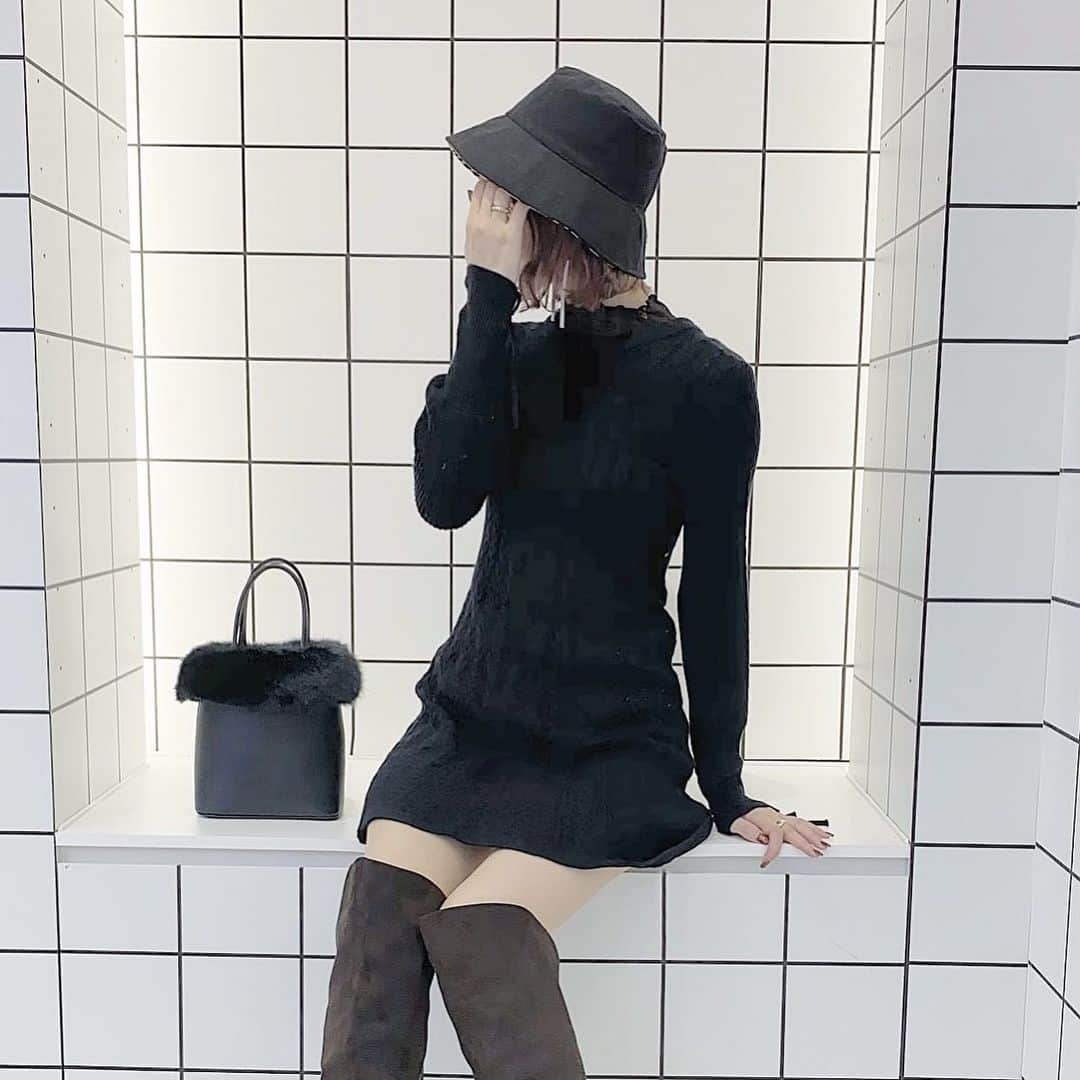 たんりいのインスタグラム：「. . SHIBUYA 109 〜 🏢♡ . ヲタクしにいってきた〜！(３枚目) . today's code 。 one-piece @lilyboutique_official  bucket hat @punyus . . #code #todayscode #fashion #ootd #onepiece #lilyboutique #ワンピース #コーディネート #ファッション #今日のコーデ」