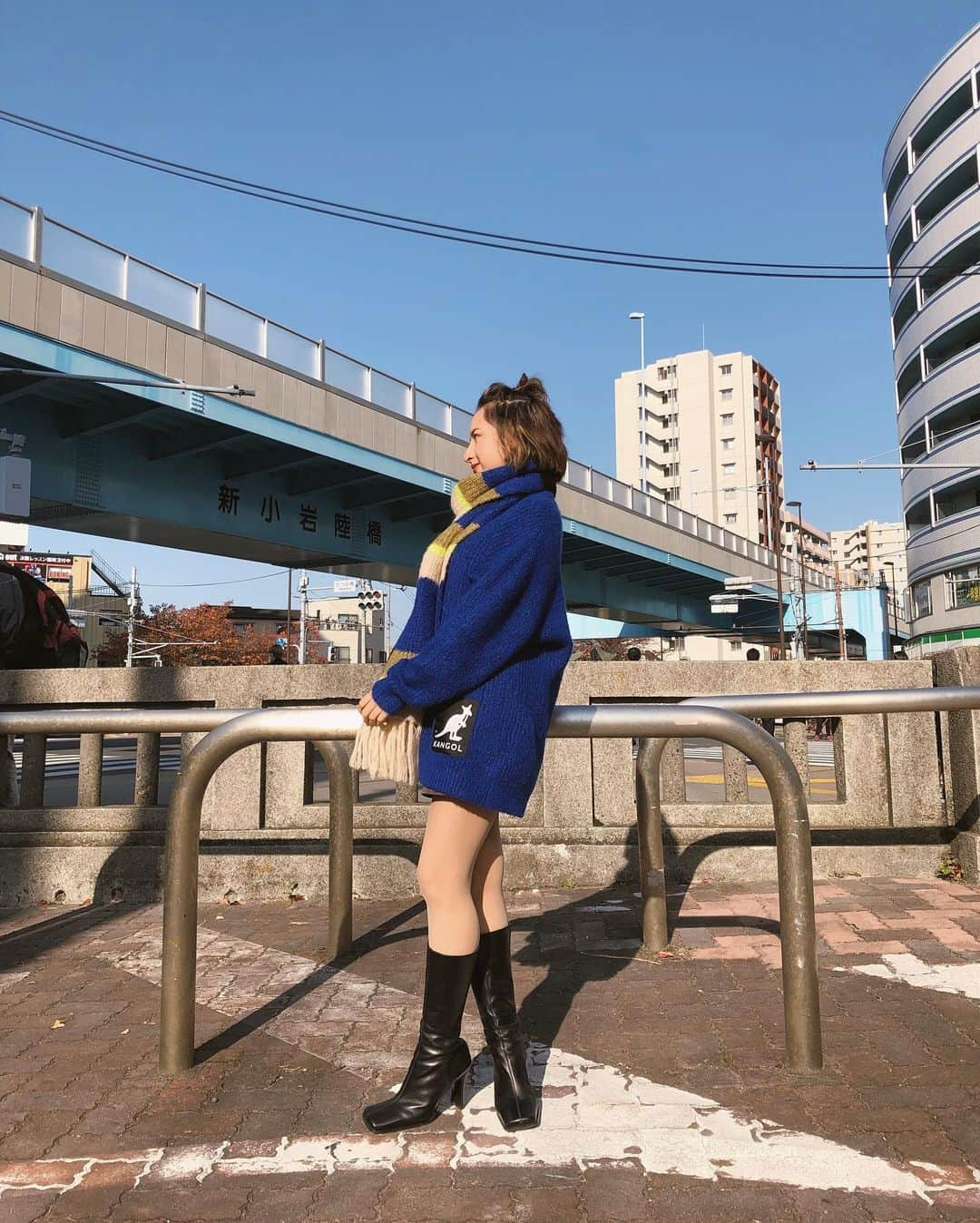 Julia Castroさんのインスタグラム写真 - (Julia CastroInstagram)「shinkoiwa💙💙💙 ラーメン美味しかった🍜🍜🍜 . #shinkoiwa #chiba #blue #fashion  #ootd #outift #outfitoftheday  #autumn #fall #fallfashion #winter #winterfashion  #hairstyle #boots  #girls #winterstyle  #新小岩 #ラーメン #千葉 #秋服 #冬服 #冬ファッション #julifashion」11月25日 20時03分 - julia.c.0209