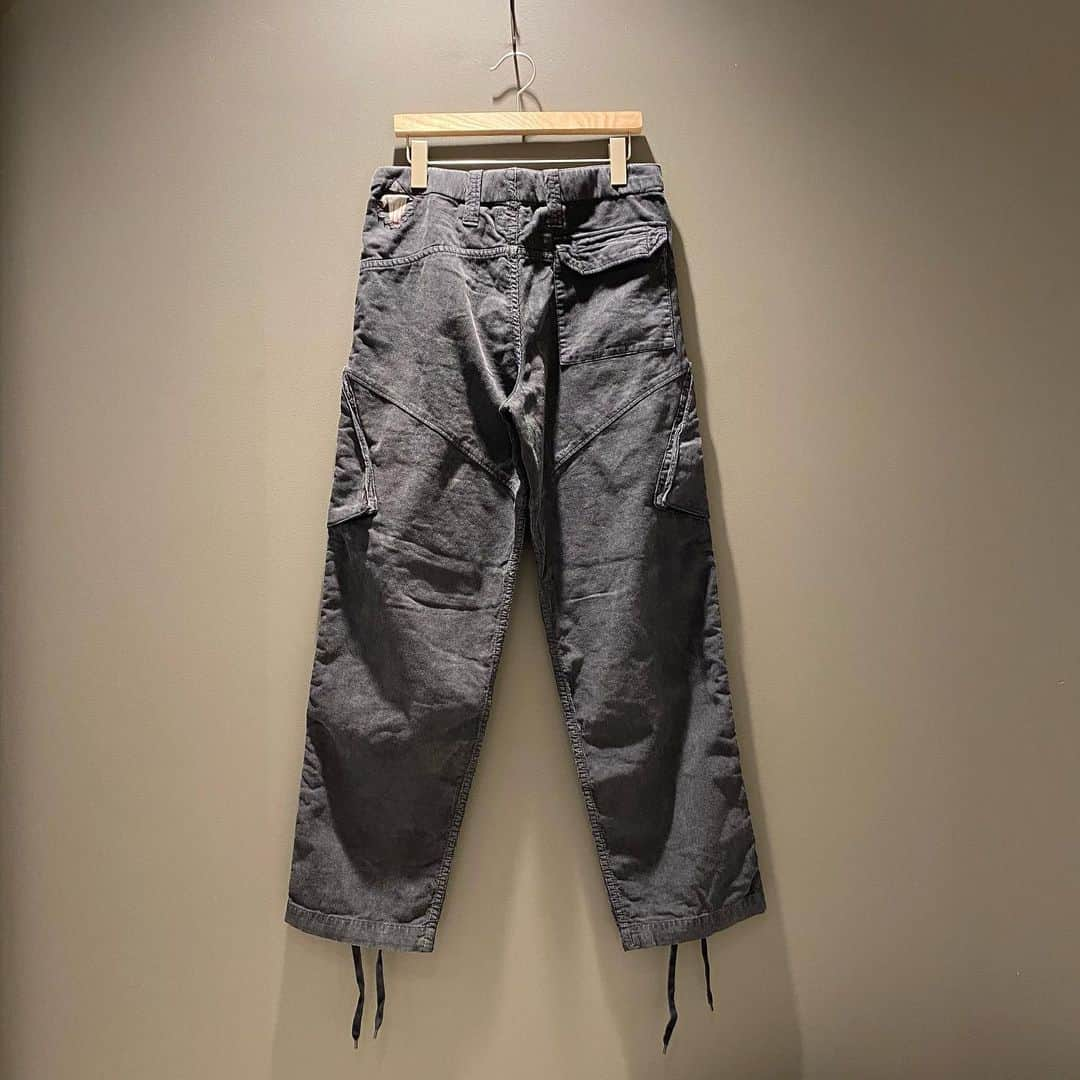 BEAMS JAPANさんのインスタグラム写真 - (BEAMS JAPANInstagram)「＜C.E＞ Mens OVERDYE CORD COMBAT PANTS ¥33,000+TAX Item No.11-24-2937 BEAMS JAPAN 2F ☎︎03-5368-7317 @beams_japan #ce #cavempt #beams #beamsjapan #beamsjapan2nd Instagram for New Arrivals Blog for Recommended Items」11月25日 20時10分 - beams_japan