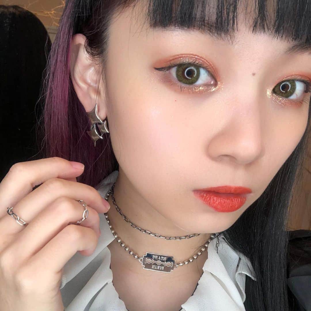 ゆらのインスタグラム：「キラキラピアス超イケ #aliceblack」