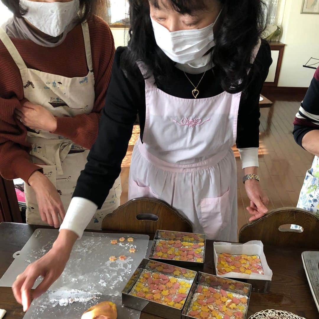 大津びわ子のインスタグラム：「2020.11.17 和菓子遊び  錦秋を表現できましたよね❣️はい❗️」