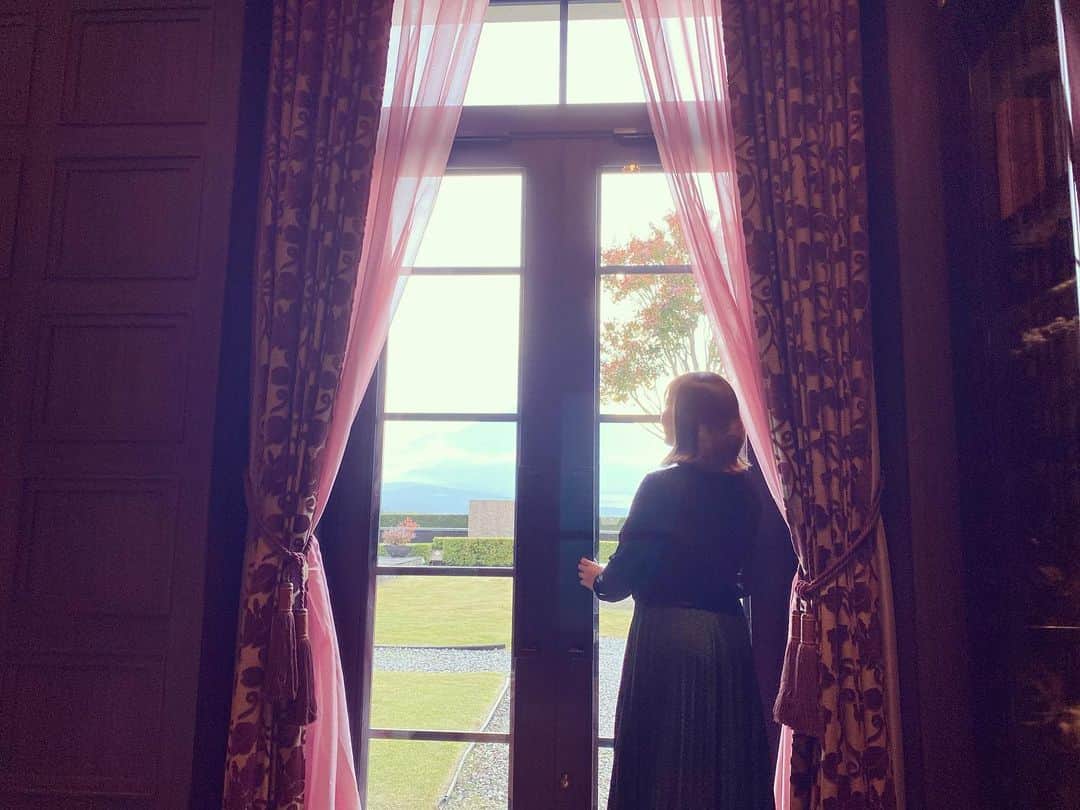 Kamada Sakurakoさんのインスタグラム写真 - (Kamada SakurakoInstagram)「自分の好きな自分でね。🥸♥️  #何もしない時間 作ろう #携帯もpcもシャットダウン #音楽もかけない #目瞑って #深呼吸して  #１日１分でもよい  #心 #生き方」11月25日 20時40分 - sakurako_mahaloha