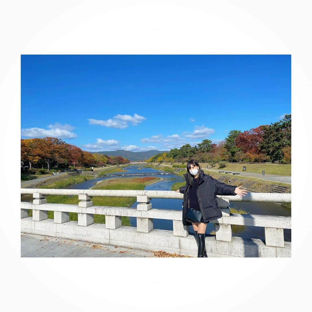 YURINAさんのインスタグラム写真 - (YURINAInstagram)「・﻿ 🌞🏞⛩🍁﻿ ﻿ ﻿ 📸 #北大路橋　photo by my father👨🏻﻿ ﻿ ﻿ ﻿ 今日はBsGirlsダイアリー更新してます🖤﻿ ﻿ 京都で食べた美味しいものたち🤤﻿ ﻿ 飯テロダイアリーです🍣🐟🌰🍠﻿ ﻿ ﻿ ﻿ 是非見て下さいね〜〜〜。﻿ ﻿ ﻿ ﻿ ﻿ 今日はもうお風呂に入って楽しみにしていた﻿ 音楽番組見ながらゆっくりしてます📺🛀﻿ ﻿ ﻿ ﻿ #オリックス #BsGirls #Bs2020 #avex﻿ #baseball #プロ野球 #ORIX #Buffaloes﻿ #超革新系 #勝紺 #京セラドーム大阪 ﻿ #ほっともっとフィールド神戸 #オリ姫 ﻿ #yurina_359  #BsGirls2020 #performer﻿ #dance #全力パフォーマンス #followme﻿ #高身長女子 #筋トレ女子 #黒髪ストレート ﻿ #野球好きと繋がりたい #インナーカラー﻿ #京都名所 #京都観光 #親子旅 ﻿ #紅葉シーズン #下鴨神社 ﻿」11月25日 20時50分 - yurina_bsgirls_359