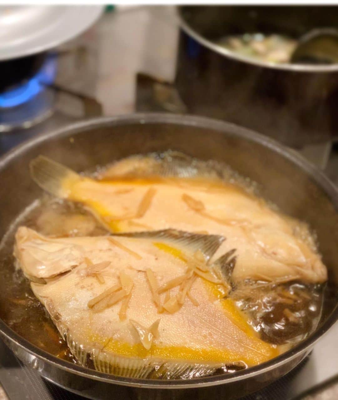 佐々木希さんのインスタグラム写真 - (佐々木希Instagram)「ほっこりする。 お魚が好きだ。  #カレイの煮付け  #希んちのごはん」11月25日 20時44分 - nozomisasaki_official