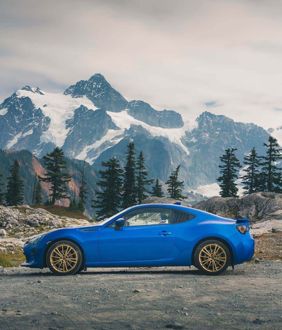 Subaru of Americaさんのインスタグラム写真 - (Subaru of AmericaInstagram)「Tag us and let's see your #HumpDay⛰️ shots! #SubaruBRZ (📸: @xtheycallmexgx)」11月26日 6時11分 - subaru_usa