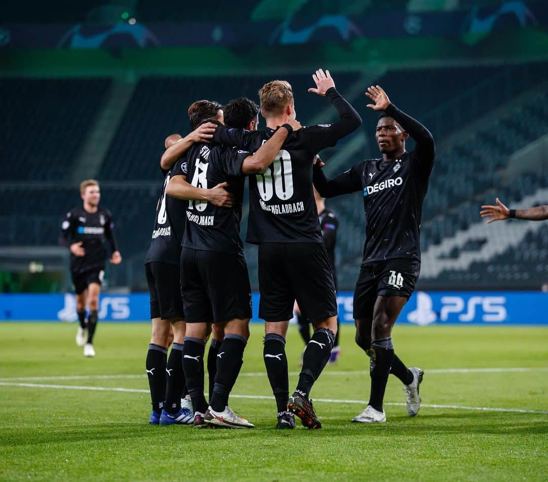 ニコ・エルヴェディさんのインスタグラム写真 - (ニコ・エルヴェディInstagram)「Yesss boys!! +3 💪🏼 #fohlenelf#ucl#driii#NE30」11月26日 6時12分 - nicoelvedi30