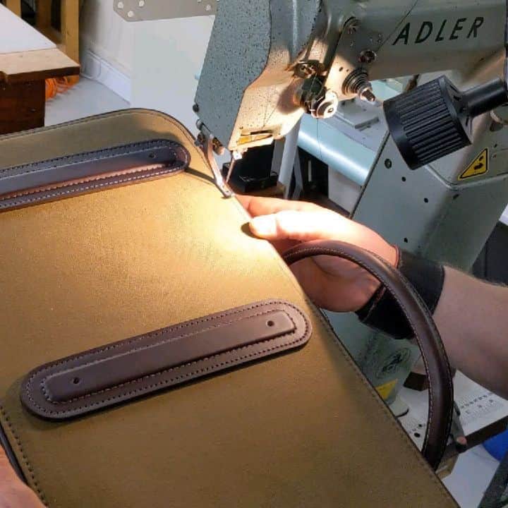 ジョンチャップマンのインスタグラム：「Putting the finishing touches on our Ultimate Weekender. Just need to put the solid British brass feet in it's ready to go to its new owner.」