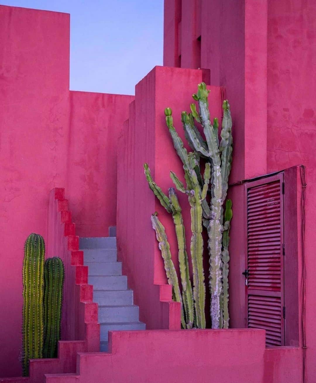 AnOther Magazineさんのインスタグラム写真 - (AnOther MagazineInstagram)「#DreamHome – this vibrant apartment complex in Calpe, Spain, designed by Ricardo Bofill 🌵⁠ ⁠ RG @tambaran2gallery, by @martonmogyorosy 🔁」11月26日 6時45分 - anothermagazine