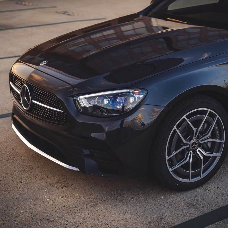 メルセデス・ベンツさんのインスタグラム写真 - (メルセデス・ベンツInstagram)「Marvelous exterior and exquisite interior that speak volumes for themselves: The new E-Class Sedan.  📷 via @Mercedesbenzusa #MercedesBenz #Eclass #Sedan #Mercedes #Benz」11月26日 6時49分 - mercedesbenz