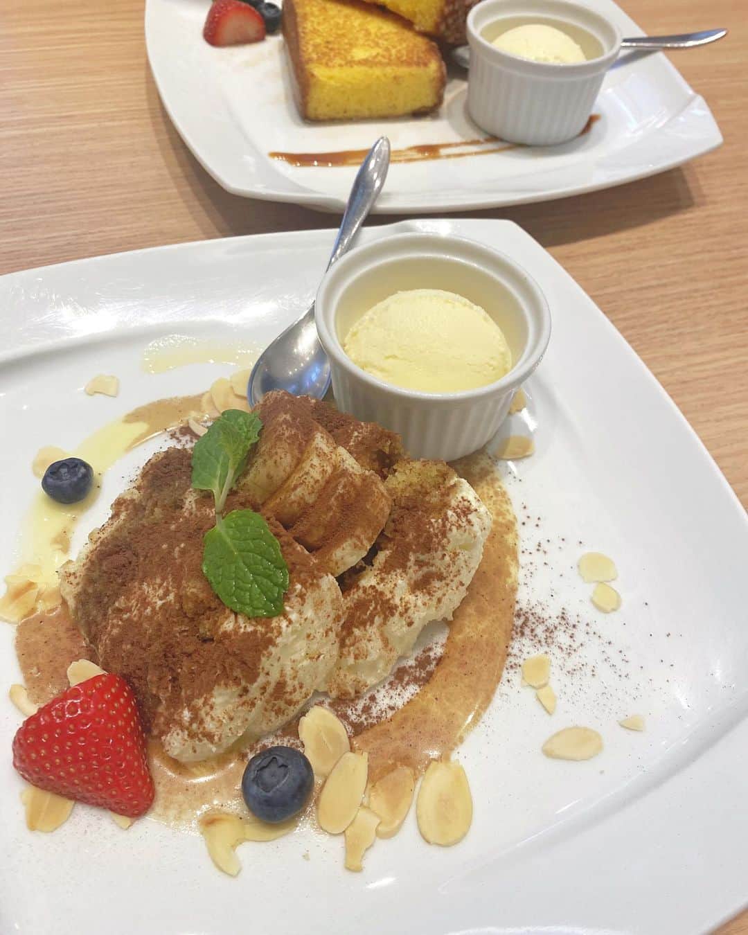 のインスタグラム：「先日お母さんと銀座に行った時に食べたスイーツが美味しすぎました🧁♡﻿」