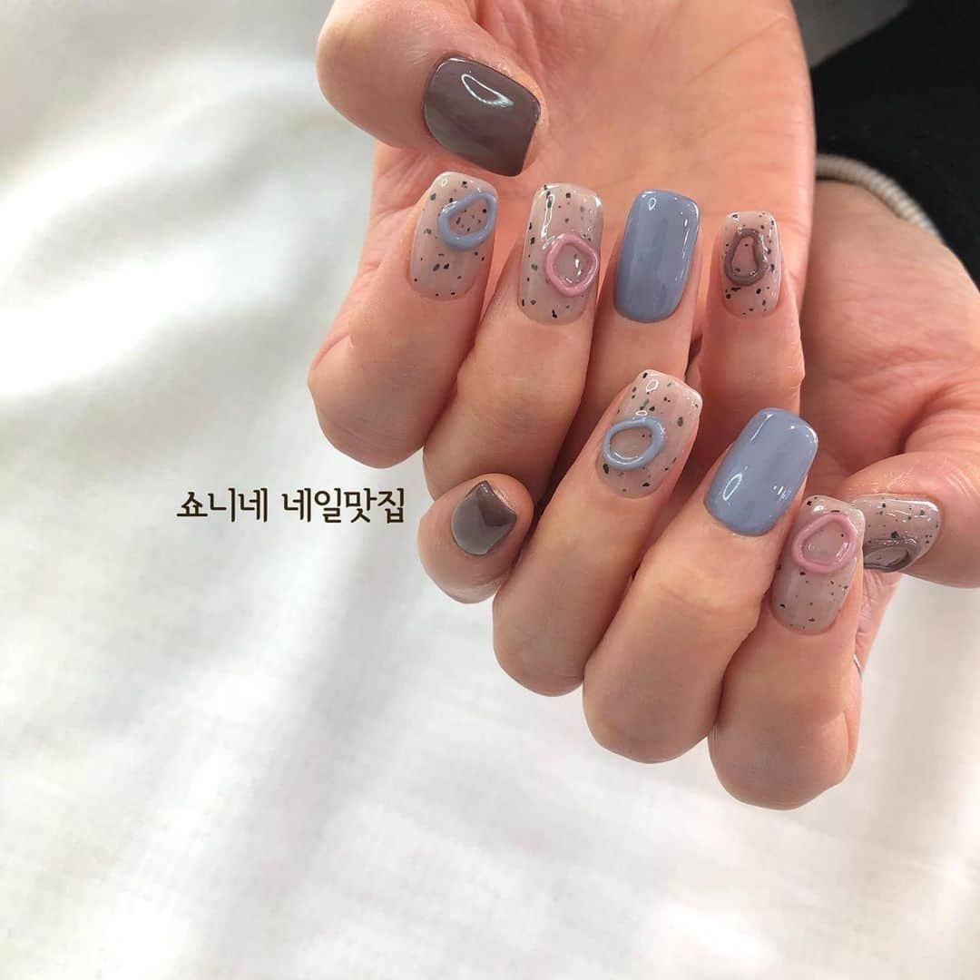 Icegel Nailさんのインスタグラム写真 - (Icegel NailInstagram)「#아이스젤 #달마시안젤 아유~~ 너무 깜찍하고 유니크해요! 🤩🤩🤩  Repost @chon__nail ・・・ 11월 이달의아트 달마링🖤 - - - 🎉#쇼니네네일맛집 #11월이벤트🎉 - ✔50000원 이벤트아트 진행중 ✔인스타그램에 @chon__nail #쇼니네네일맛집 #경기광주네일 #경안동네일 태그와 함께 인증샷 업로드 후 재방문 젤시술시 젤제거 1회 무료🧡 (시술시 말씀해주세요) - - ‼️디자인사용시 출처 남겨주세요‼️ - ::쇼니네 네일맛집:: ๑3인 동시시술가능 ๑100%드로잉아트 ๑스와로브스키정품사용 ๑매일 10:00~21:00 ๑이달의아트(현금가)69,000~ ๑문의 010-9778-3122 ๑경기광주 중앙로 145번길 3-16 1층 - 쇼니네 네일맛집 예약 양식❛˓◞˂̵ 🖤 ღ 성함  ღ 연락처 ღ 날짜.시간 ღ 젤제거 유 무 ღ 아트 유 무  ღ 손 or 발 - 🔥손톱연장원하시는분은 예약시 미리 말씀해주세요 🔥젤제거, 젤제거+케어만 원하시는분은 따로 말씀부탁드립니다 ex)오숑 010.1111.2222 1/11 10시 젤제거있고 손 이달의아트할거에요~」11月25日 22時41分 - icegelnail