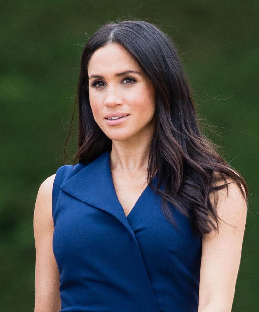 Harper's BAZAARさんのインスタグラム写真 - (Harper's BAZAARInstagram)「“I knew, as I clutched my firstborn child, that I was losing my second,” writes Meghan Markle in a new essay for the @NYTimes. The Duchess of Sussex is sharing a deeply personal and brave account of suffering a miscarriage this past July. “Losing a child means carrying an almost unbearable grief, experienced by many but talked about by few,” she says. “In the pain of our loss, my husband and I discovered that in a room of 100 women, 10 to 20 of them will have suffered from miscarriage. Yet despite the staggering commonality of this pain, the conversation remains taboo, riddled with (unwarranted) shame, and perpetuating a cycle of solitary mourning.” Read more at the link in our bio.」11月25日 22時54分 - harpersbazaarus