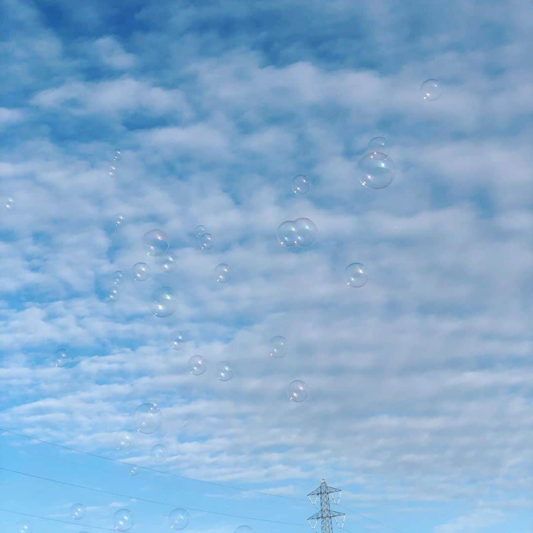 本田朋子さんのインスタグラム写真 - (本田朋子Instagram)「シャボン玉に癒されるひと時。  #新潟 #のんびりライフ #シャボン玉アーティスト」11月25日 23時37分 - tomoko_honda_official_phonics