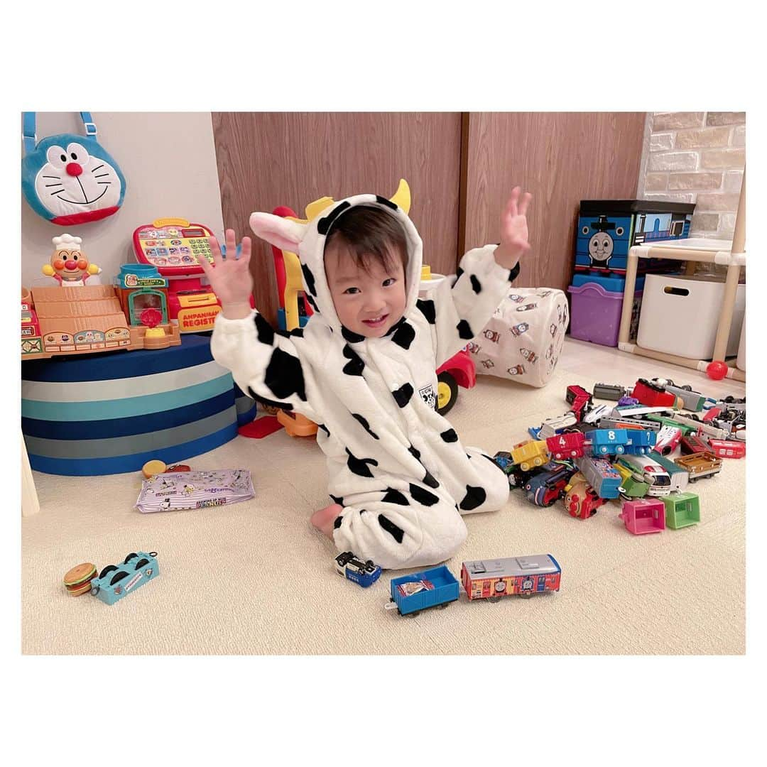 辻希美さんのインスタグラム写真 - (辻希美Instagram)「年賀状用に買った牛さんの🐄着ぐるみ☺️💕  かわぇぇぇぇ、❤️✨✨  #2021 #干支 #牛の着ぐるみ #萌え #☺️💕」11月25日 23時40分 - tsujinozomi_official