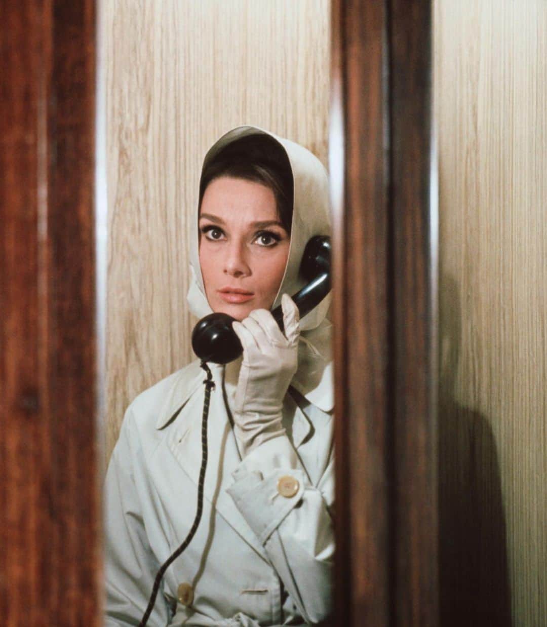 Vogue Italiaさんのインスタグラム写真 - (Vogue ItaliaInstagram)「14 Audrey Hepburn style moments that have stood the test of time. From ballet flats to indigo jeans and the LBD - as new documentary “Audrey” graces our screens, Vogue recounts the legacy of Hepburn style and the wardrobe classics that remain fashion gold to this day. See the gallery via link in bio.」11月25日 23時46分 - vogueitalia