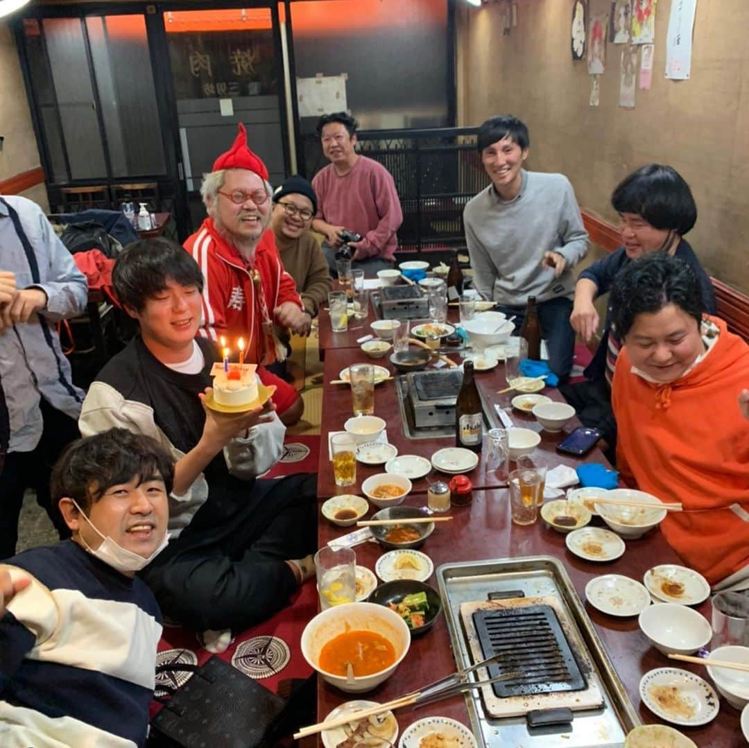 村本大輔さんのインスタグラム写真 - (村本大輔Instagram)「４０歳です おめでとうよろしく #日本でこのメンバーは最後かな #みるきぃみやたひろしありがとう」11月25日 23時48分 - muramotodaisuke1125