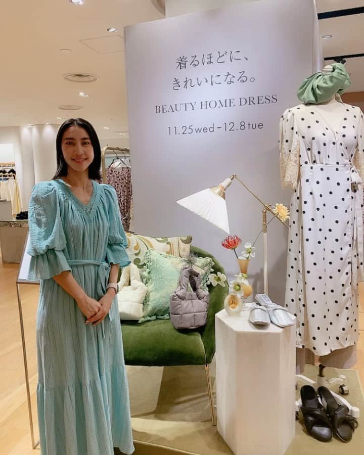 近野莉菜のインスタグラム：「本日、SNIDEL HOME初のポップアップストアが銀座三越本館3階よりオープン致しました！！ 沢山のお客様にお越し頂きまして、本当に感謝の気持ちでいっぱいです🥰ありがとうございます！ 12/8(火)まで行っておりますで、ぜひぜひこの機会にお立ち寄り下さい🌿  #SNIDELHOME #スナイデルホーム #BEAUTYHOMEDRESS #美容パジャマ @snidel_home_official  @snidel_official  @snidel_official_snap  @marshmallow_presscat」