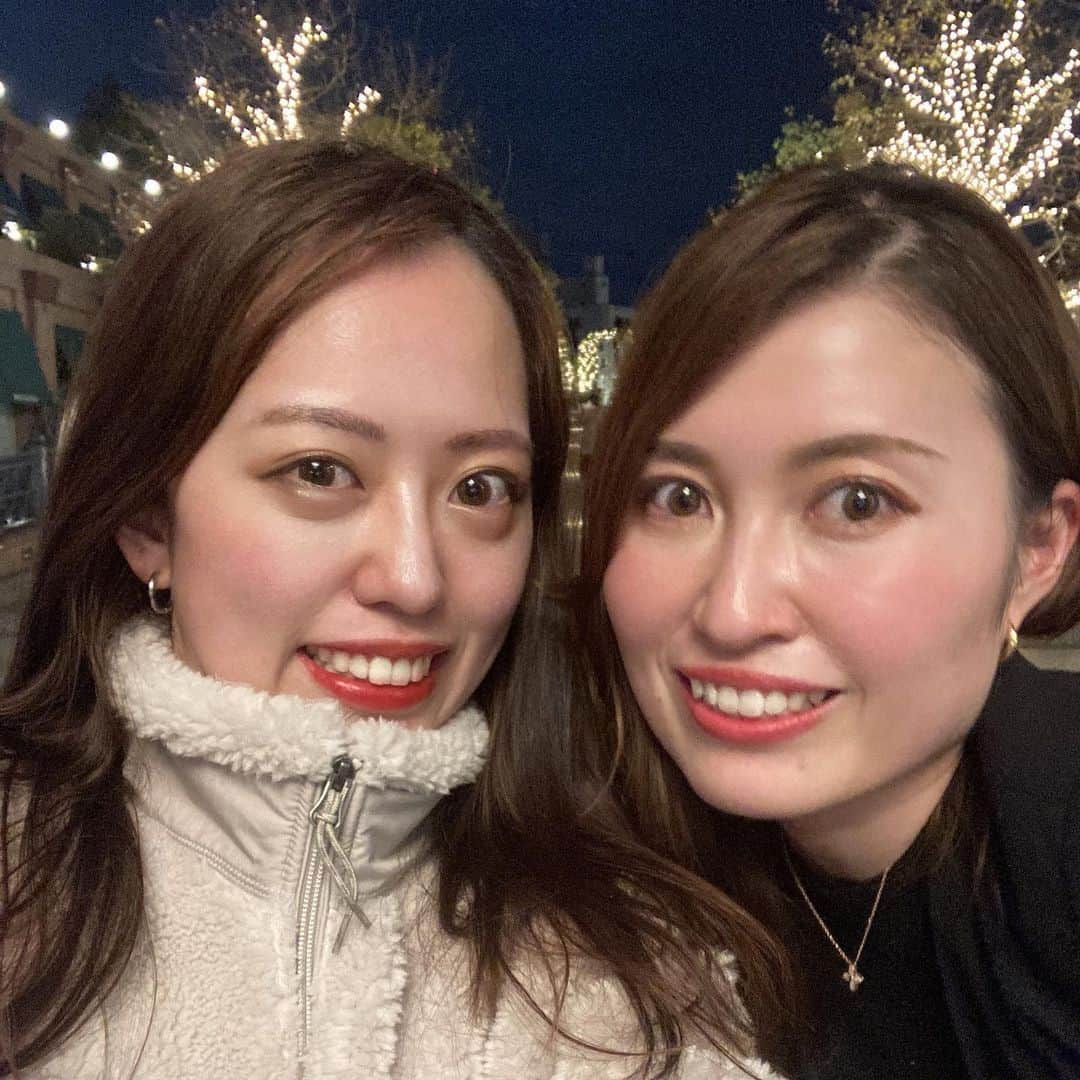 Ryoko Negishiさんのインスタグラム写真 - (Ryoko NegishiInstagram)「クリスマスムード全開🎅🏻♡♡ お家にもこれくらいのツリーほしい🎄 #部屋着イルミ」11月26日 0時11分 - ryokisss