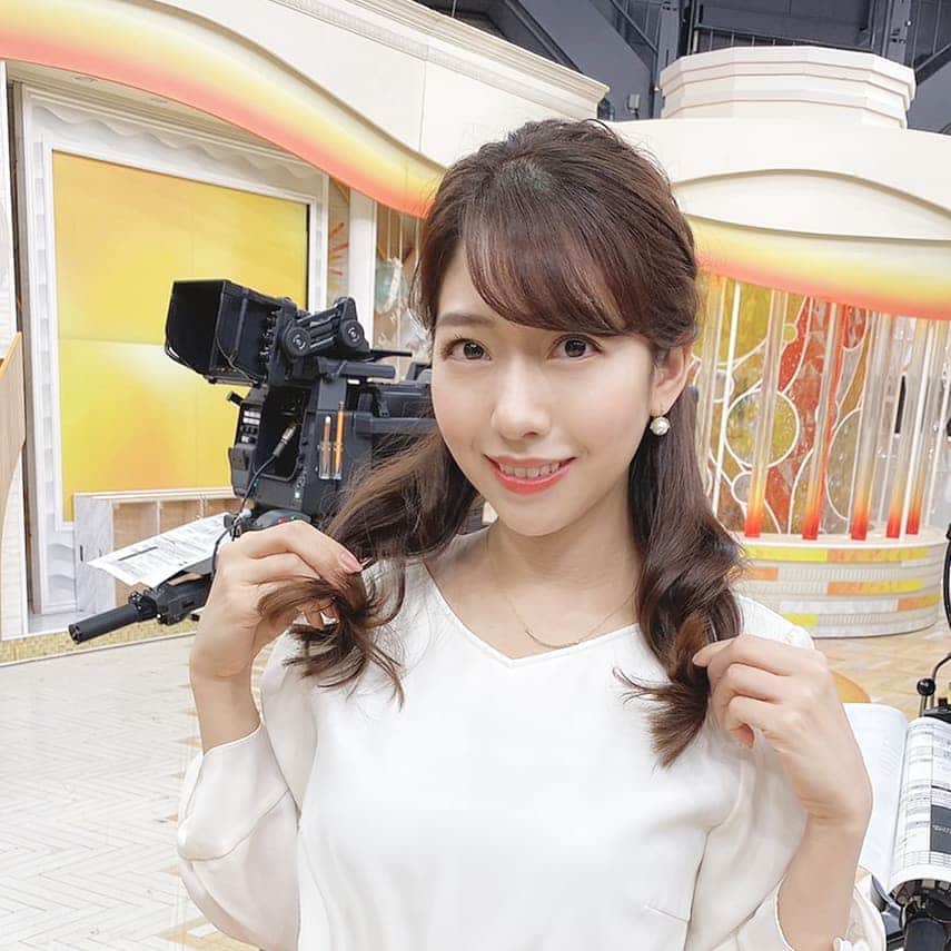 のインスタグラム：「ヘアーカットをしたのは誰でしょうクイズ💇‍♀️﻿ ﻿ ﻿ その② 小野寺結衣﻿ ﻿ ﻿ ﻿ #ヘアーカット﻿ #衣装﻿ #小野寺結衣﻿ #アナウンサー﻿ #はやドキ﻿ #tbs」