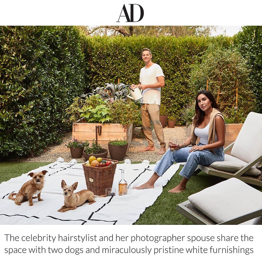 JEN ATKINさんのインスタグラム写真 - (JEN ATKINInstagram)「Huge thank you to @archdigest for the feature, @maison_trouvaille for your vision and guidance, @samfroststudio for the beautiful pics and fun day, and @julievadnal for leaving my obnoxious one liners in the interview. Mike cares so much about art and interior and puts so much TLC into our home. I’m just happy to just live here and let him do him as long as I can keep collecting Barbies! @mrmikerosenthal 🏡✨ (link in bio)」11月26日 0時40分 - jenatkinhair