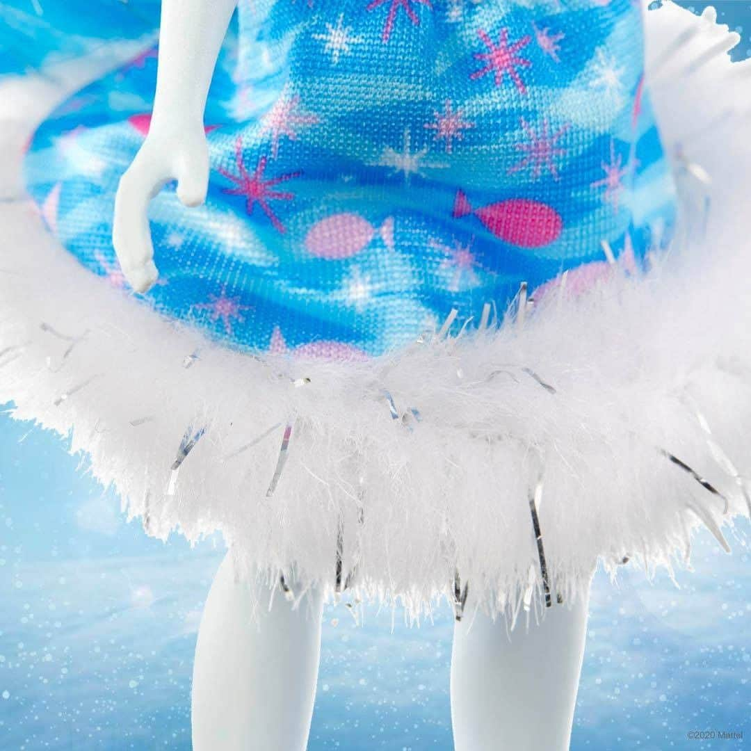 Mattelさんのインスタグラム写真 - (MattelInstagram)「Snow day! ❄️🧣 With #Enchantimals, turn any playtime into a winter wonderland – no matter where you are.」11月26日 1時00分 - mattel