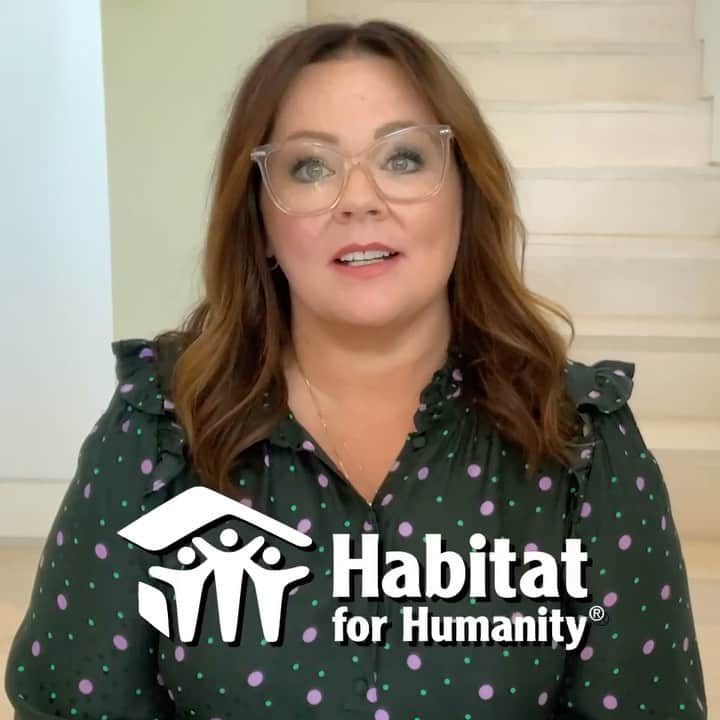 のインスタグラム：「Today is Day 16 of our #20DaysOfKindness from the #SuperIntelligence family and today we shed the light on @habitatforhumanity, who has been doing incredible work to help people find strength, stability and independence through safe, decent and affordable shelter. They believe that no matter who you are, or where you come from, everyone deserves to have a place they can call home. The folks over at @cinnabon are so moved by Habitat For Humanity’s mission they are giving an additional $5,000 to further support!! THANK YOU CINNABON! Check out our kindness hub at 20daysofkindness.com to give whatever you can, or just learn more about this awesome foundation — remember, a little bit of love goes a long way. ❤️ @hbomax」
