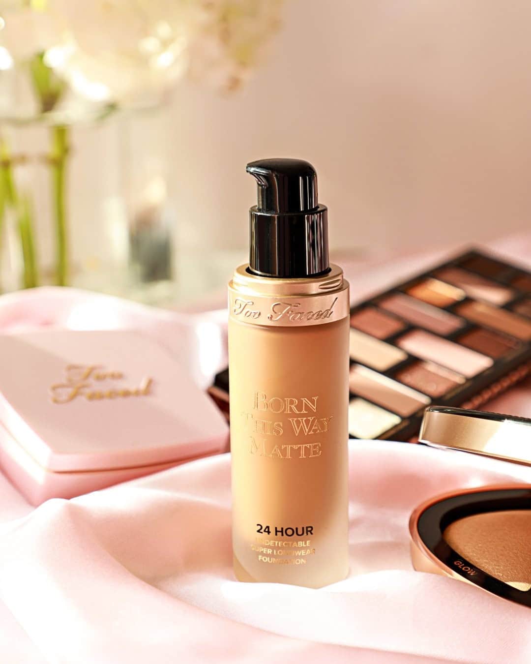 Too Facedのインスタグラム：「The 🔑 to a flawless complexion with a matte finish? Our 24 Hour Born This Way Matte Foundation! ✨ Available in 35 shades. #tfbornthisway #toofaced」