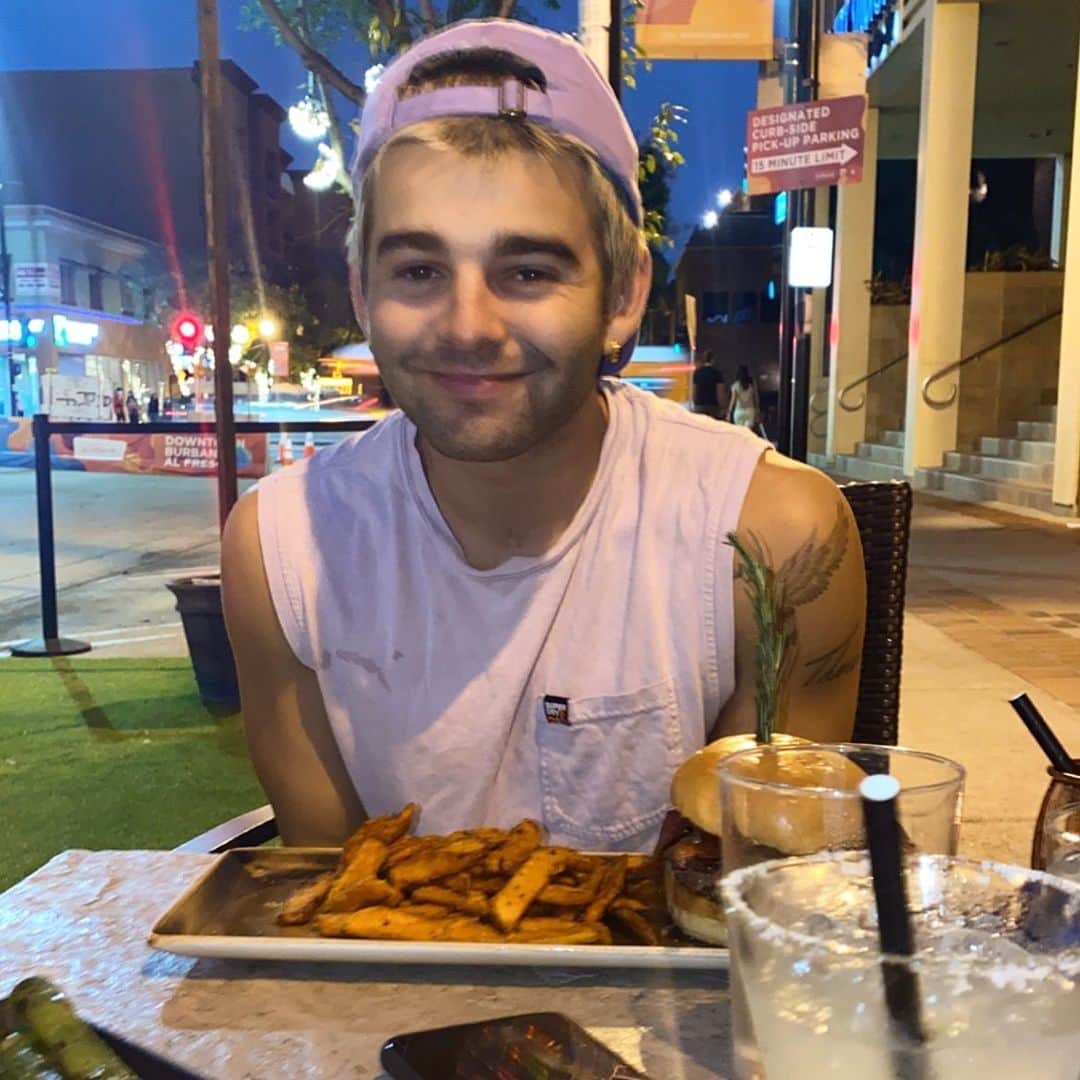 ジャック・グリフォーのインスタグラム：「👀@ u」