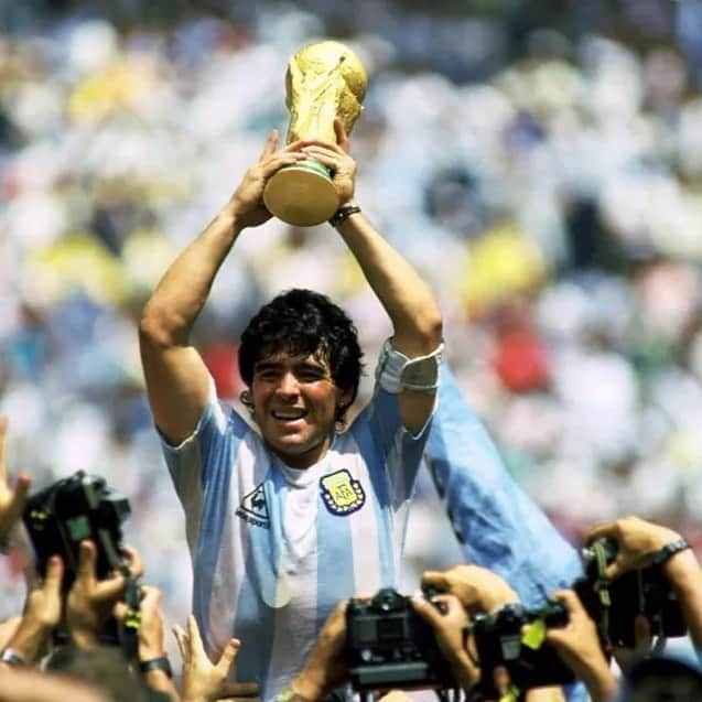 マルコス・ロホさんのインスタグラム写真 - (マルコス・ロホInstagram)「Hasta siempre DIEGO nos hiciste felices a todos . Amo este deporte y gran parte es por vos, todos crecimos soñando ser un poco MARADONA vas a estar siempre en el corazón de todos los Argentinos」11月26日 1時40分 - marcosrojo