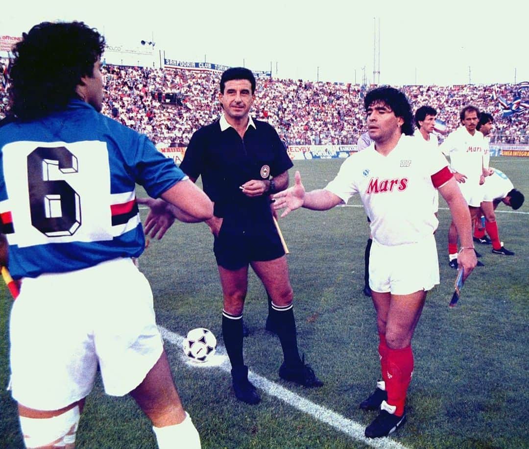 UCサンプドリアさんのインスタグラム写真 - (UCサンプドリアInstagram)「𝐼𝑙 𝑝𝑖𝑢̀ 𝑔𝑟𝑎𝑛𝑑𝑒 𝑎𝑣𝑣𝑒𝑟𝑠𝑎𝑟𝑖𝑜 𝑑𝑖 𝑡𝑢𝑡𝑡𝑖 𝑖 𝑡𝑒𝑚𝑝𝑖.   Ciao, Diego #Maradona.」11月26日 1時48分 - sampdoria