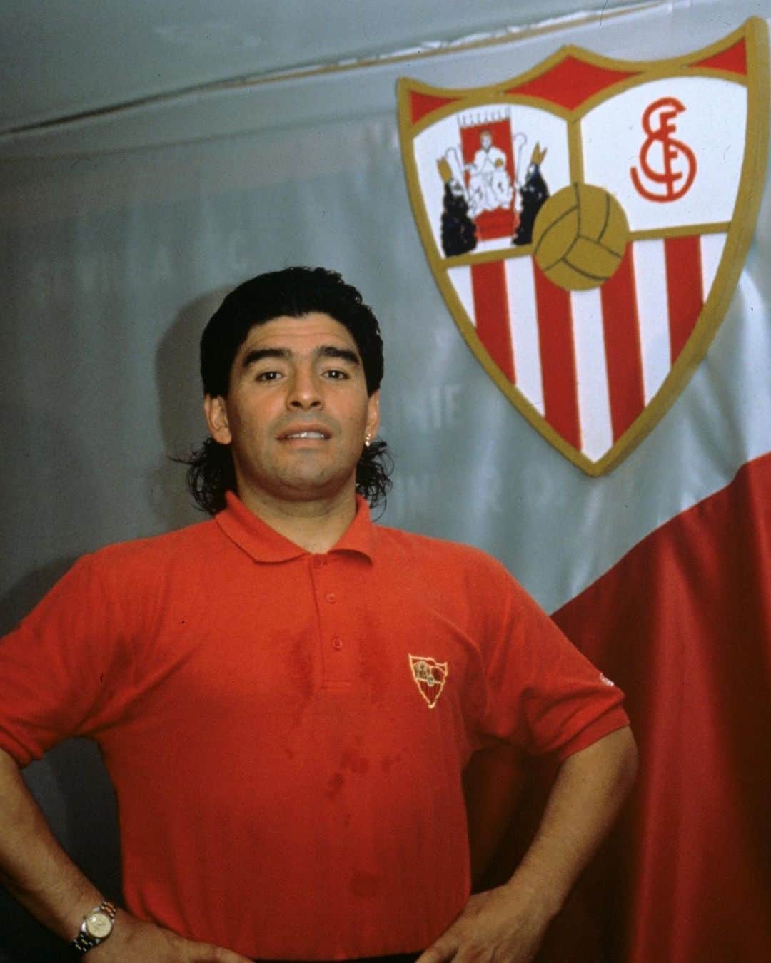 LFPさんのインスタグラム写真 - (LFPInstagram)「𝐋𝐚𝐋𝐢𝐠𝐚 𝐋𝐞𝐠𝐞𝐧𝐝.   Rest in peace, Diego Armando Maradona. 🙏  #LaLiga #LaLigaHistory #Maradona」11月26日 1時57分 - laliga