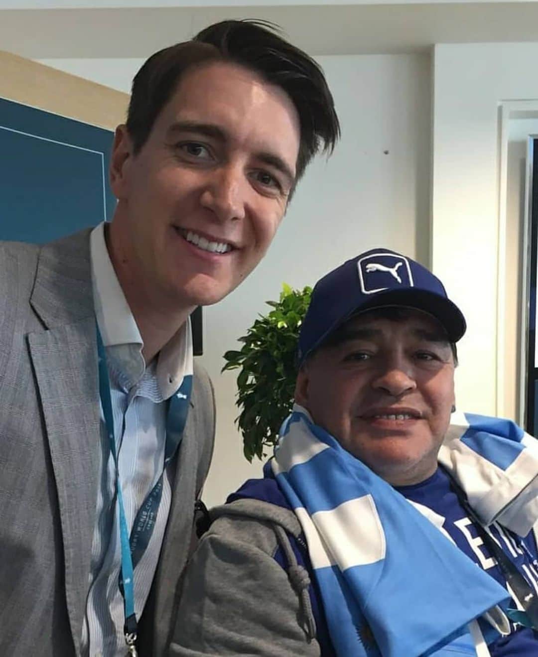 オリバー・フェルプスのインスタグラム：「I was lucky enough to meet the great man a couple of years ago. A gent who didn't say no to anyone who asked for his time that day. RIP Maradona」