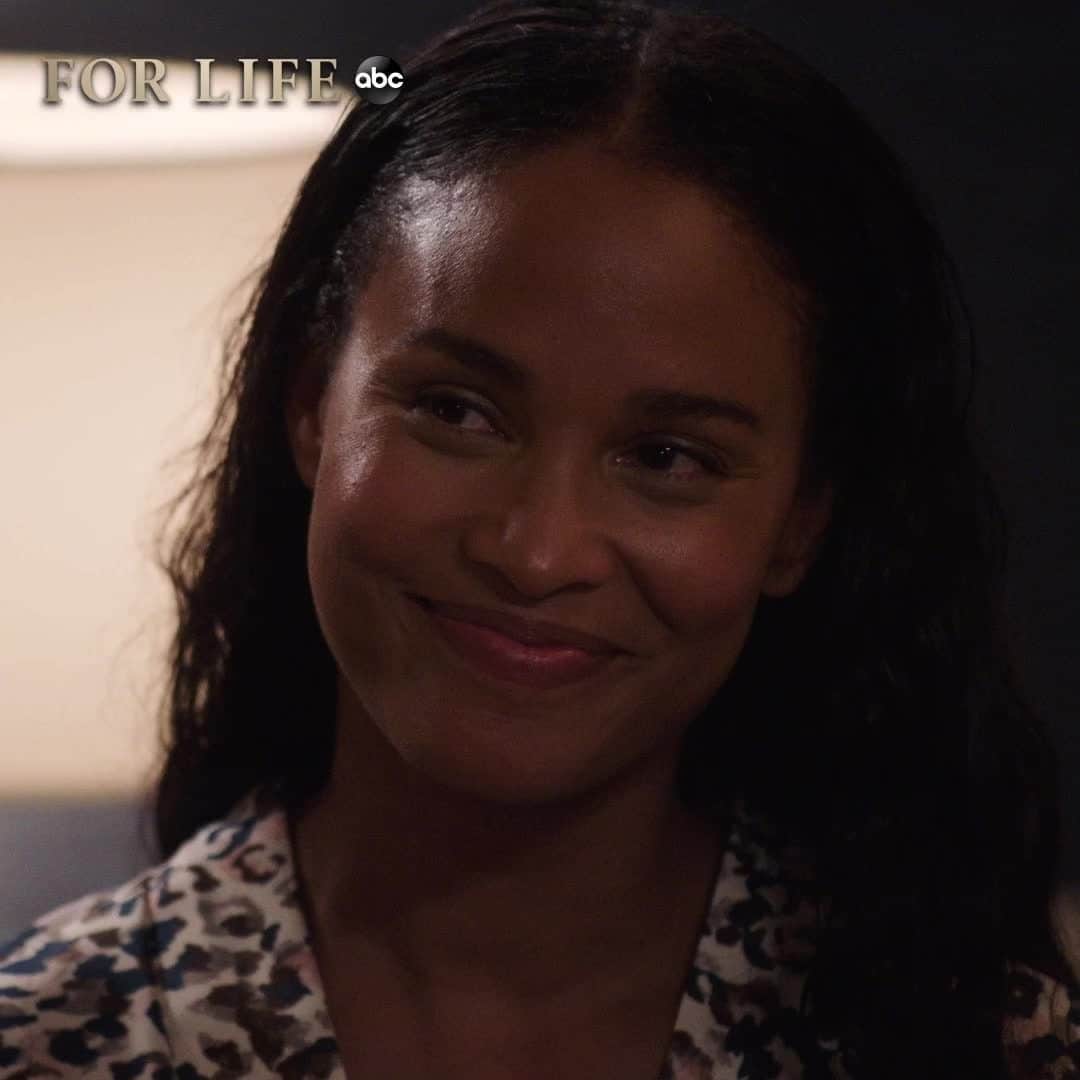 アメリカン・ブロードキャスティング・カンパニーのインスタグラム：「Tonight at 10|9c on @forlifeabc, Aaron Wallace's new journey towards justice for all begins with a brand new episode on ABC! #ForLife」