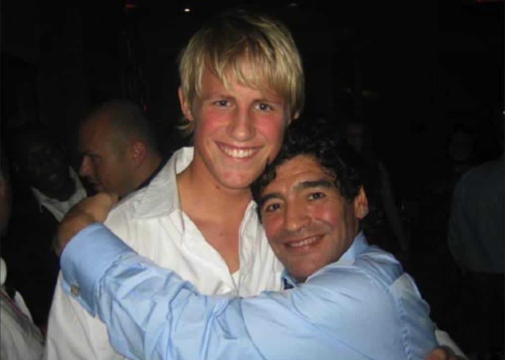 カスパー・シュマイケルのインスタグラム：「Probably the best to ever play the game and an absolute gentleman. Rest in peace, Diego Maradona」