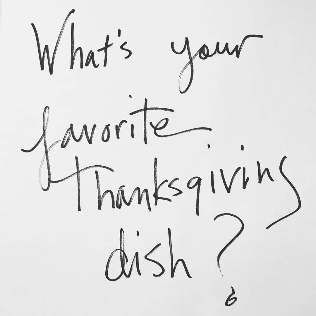ニコールミラーのインスタグラム：「What’s on the menu for tomorrow? Comment below! ⬇️🦃 #NMHoliday2020 #NicoleMillerLife」