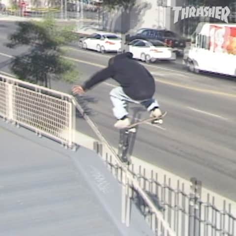 スラッシャーのインスタグラム：「👉🏾 @tjrogers breaks out the VX for @blindskate 📼 Part playing on all Thrasher channels 📡」