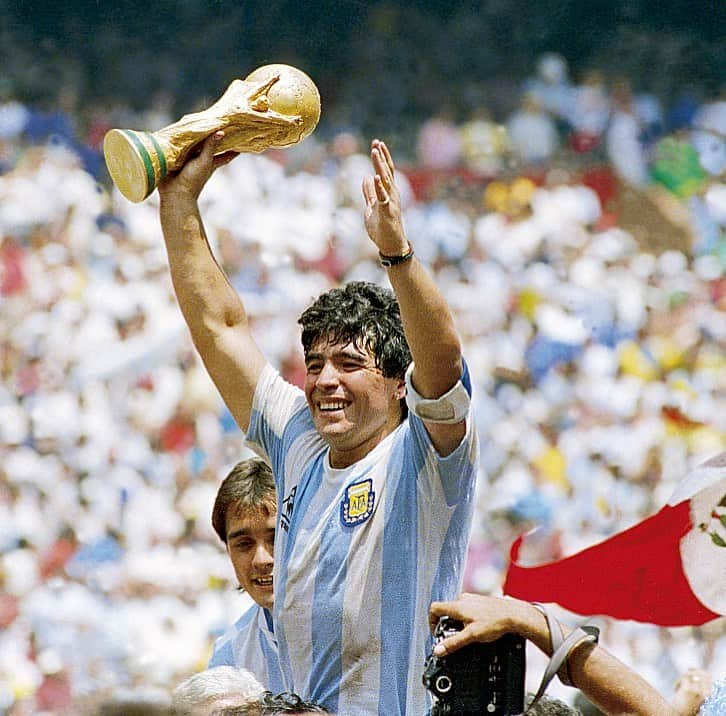 デヤン・ロヴレンのインスタグラム：「Rest in Peace Diego. 😔  #diegomaradona 🇦🇷❤️」