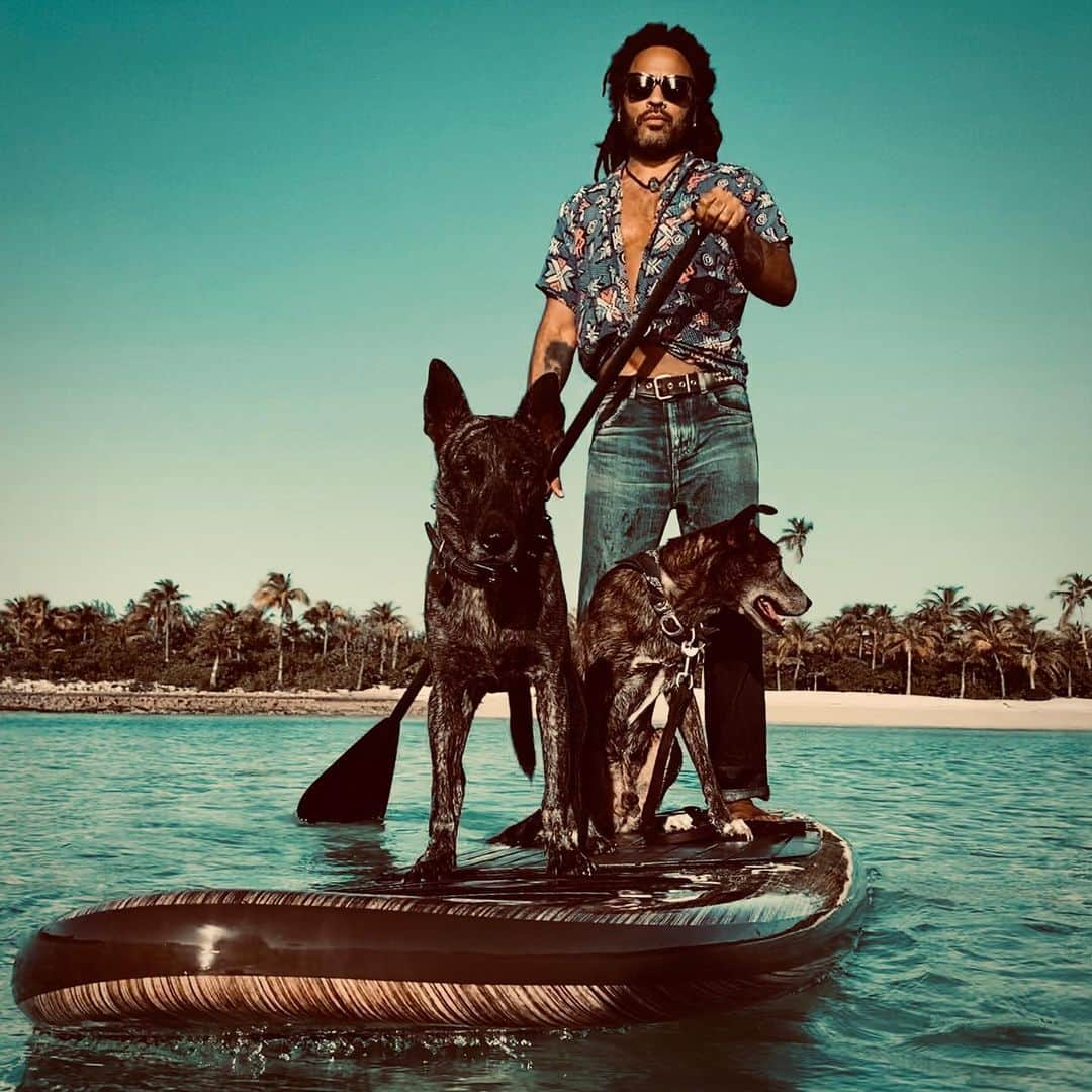 レニー・クラヴィッツさんのインスタグラム写真 - (レニー・クラヴィッツInstagram)「Cruisin’」11月26日 2時38分 - lennykravitz