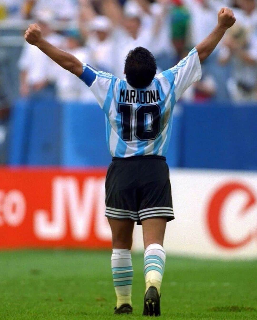 Major League Soccerさんのインスタグラム写真 - (Major League SoccerInstagram)「Legend of the game. RIP, Diego Maradona. ❤️」11月26日 2時38分 - mls