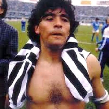 ポール・ポグバさんのインスタグラム写真 - (ポール・ポグバInstagram)「Oltre la rivalità, riposa in pace campione 💙  #Maradona #RIP」11月26日 2時43分 - juvefanpage