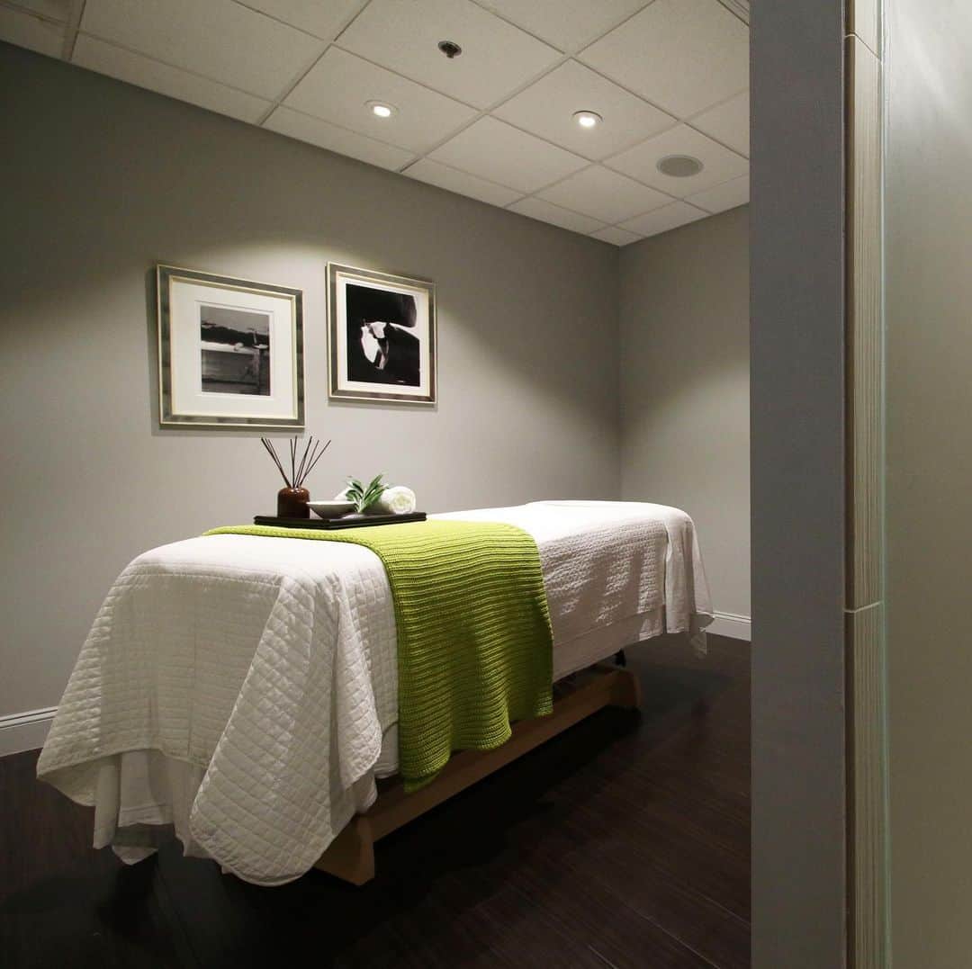Biologique Recherche USAさんのインスタグラム写真 - (Biologique Recherche USAInstagram)「Renew and rejuvenate your mind, body, and soul at @lorenalucaspa!  Located in North Carolina, our new partner offers an extensive selection of face and body treatments, featuring the @biologique_recherche unique methodology.  Whether you are looking for a relaxing massage or an anti-aging facial, the highly trained team of professionals delivers the finest in spa and wellness. Enjoy! • • #biologiquerecherche #passion #expert #skin #skincare #treatyourself #wellness #wellnesswednesday #wellnesswithbr #lorenalucaspa #northcarolina #FollowYourSkinInstant #buildingbetterskin #newpartner #newlocation」11月26日 2時44分 - biologique_recherche_usa