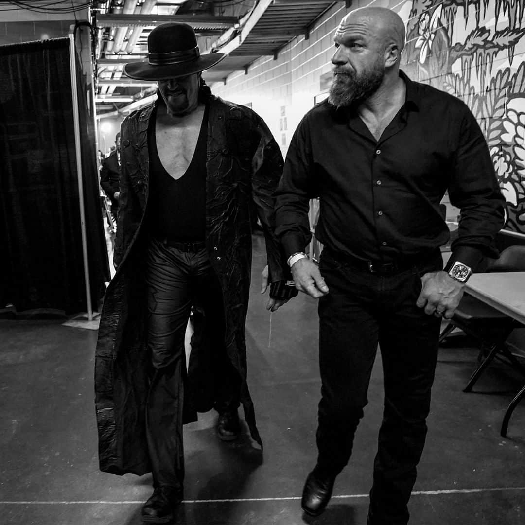 WWEさんのインスタグラム写真 - (WWEInstagram)「The farewell was final, but The @undertaker is forever. #ThankYouTaker #Undertaker30.」11月26日 3時00分 - wwe