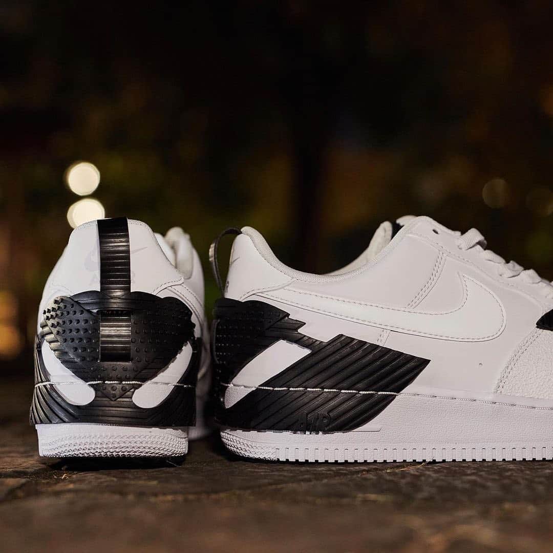 HYPEBEASTさんのインスタグラム写真 - (HYPEBEASTInstagram)「@hypebeastkicks: @nike is bringing the armored NDSTRKT embellishments to the AF1. The base for this shoe is a classic white leather upper, given a little extra personality with hi-vis reflective Swooshes and heel tabs plus suede mudguards. Toeboxes are covered by a large black rubber shield that boasts a duo of patterns, creeps up onto the midfoot and drops down over the toe cap and midsole alike. Heels add a similarly-styled piece complete with a tab for ease of entry and removal. Pick up a pair on December 1 for approximately $174 USD via @atmos_tokyo. Photo: atmos」11月26日 4時01分 - hypebeast