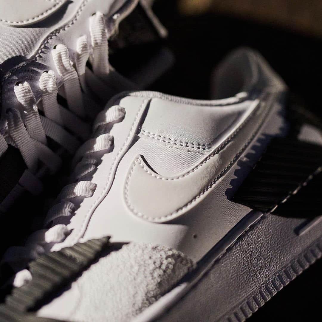 HYPEBEASTさんのインスタグラム写真 - (HYPEBEASTInstagram)「@hypebeastkicks: @nike is bringing the armored NDSTRKT embellishments to the AF1. The base for this shoe is a classic white leather upper, given a little extra personality with hi-vis reflective Swooshes and heel tabs plus suede mudguards. Toeboxes are covered by a large black rubber shield that boasts a duo of patterns, creeps up onto the midfoot and drops down over the toe cap and midsole alike. Heels add a similarly-styled piece complete with a tab for ease of entry and removal. Pick up a pair on December 1 for approximately $174 USD via @atmos_tokyo. Photo: atmos」11月26日 4時01分 - hypebeast