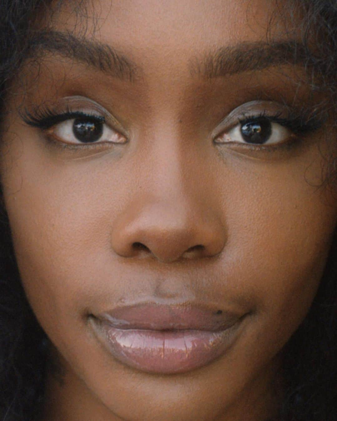 ファレル・ウィリアムスさんのインスタグラム写真 - (ファレル・ウィリアムスInstagram)「@sza 🕊️ Singer, songwriter, and @Humanrace Wellbeing.  “As long as you're being honest and there's intention in what you're doing, then I think that energy permeates your field and becomes like a homing signal for other people with like energies.”  Photographed by: @zoeghertner」11月26日 4時03分 - pharrell