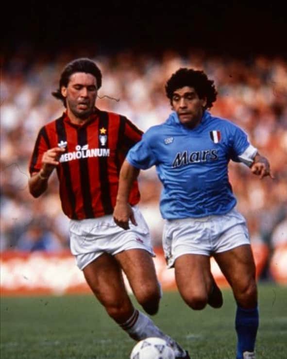 カルロ・アンチェロッティのインスタグラム：「You were always a genius. Today is a very sad day and a great loss. But you my friend are eternal.  Ciao Diego.  Rest In Peace」