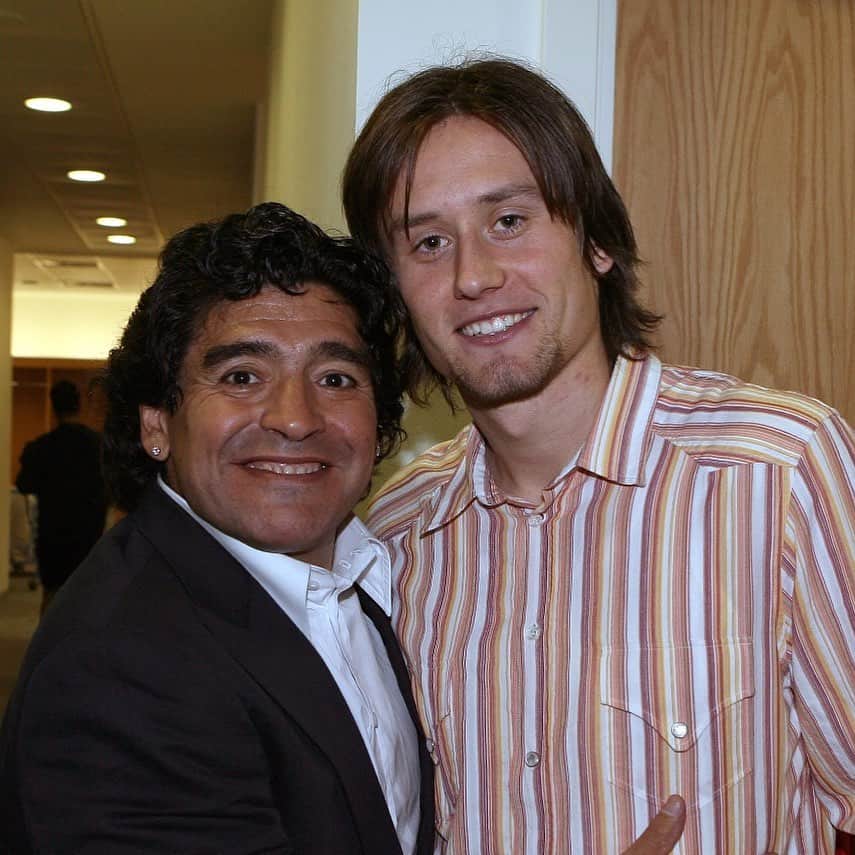 トマーシュ・ロシツキーのインスタグラム：「RIP Diego... legends live forever」