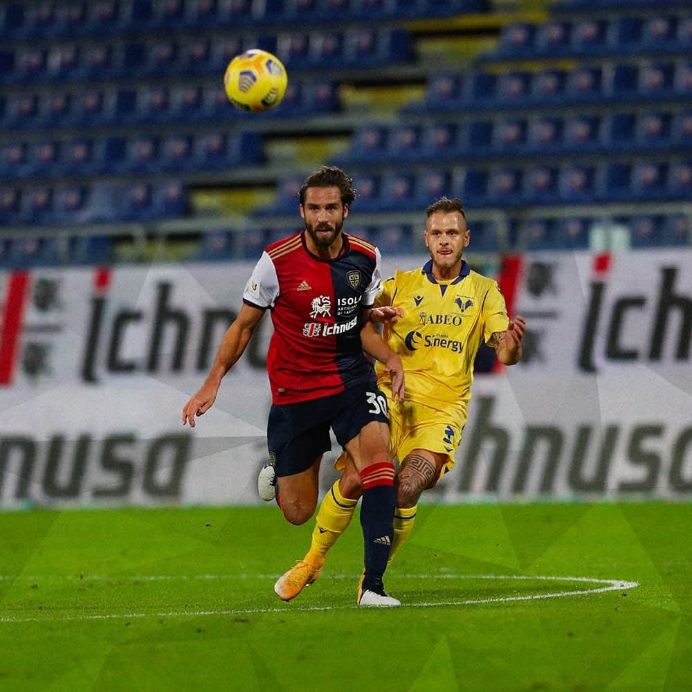 エラス・ヴェローナFCさんのインスタグラム写真 - (エラス・ヴェローナFCInstagram)「➡️ Verona sfortunato a Cagliari: il primo gol di Colley non basta, poi la traversa di Veloso ed Hellas ancora a un soffio dal vantaggio al 90’ 📸 Le foto di #CagliariVerona  Ora subito al lavoro, sabato si torna in campo!  #HVFC #DaiVerona」11月26日 4時24分 - hellasveronafc