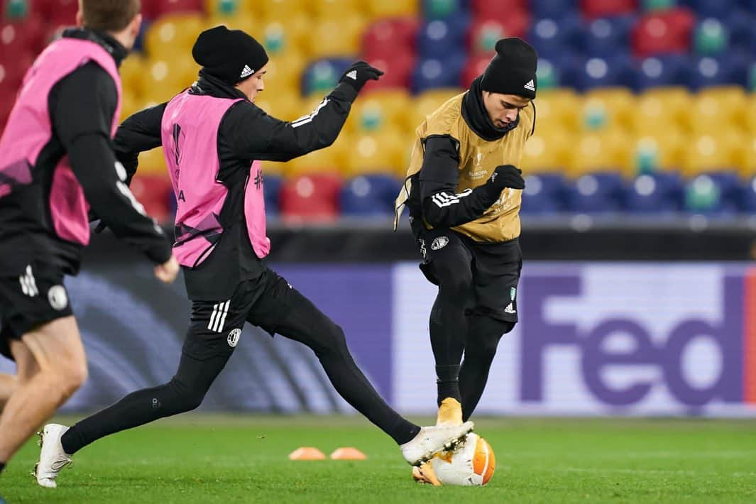 ジョアン・カルロス・テイシェイラのインスタグラム：「#uel ⚽️👀🌍」